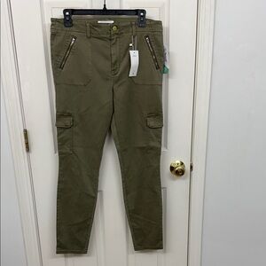 Anthropologie Level 99 Skinny Cargo Pants in Olive: 32
